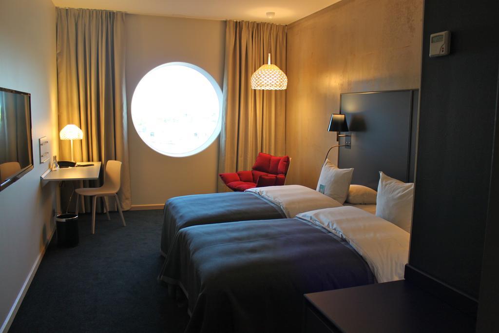 Quality Hotel Friends Solna Buitenkant foto